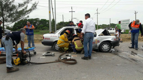 5 lesionados tras aparatoso choque