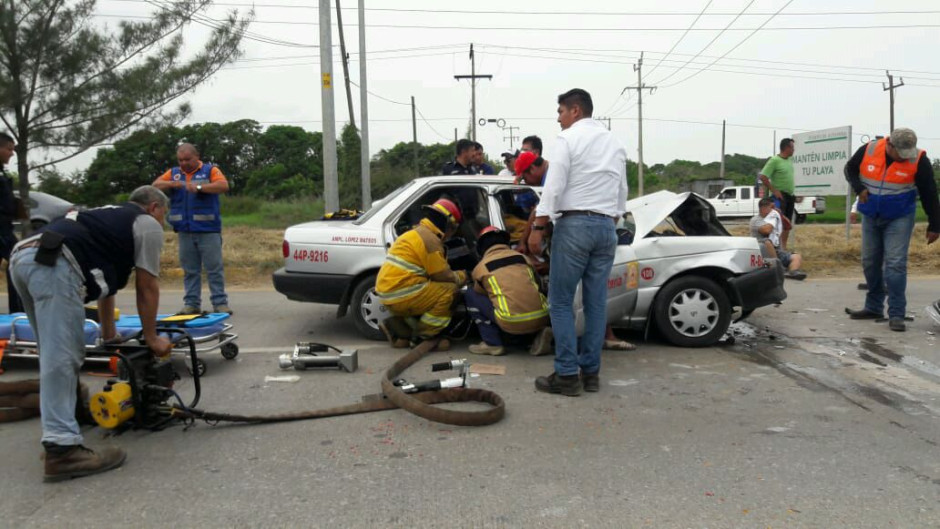 5 lesionados tras aparatoso choque