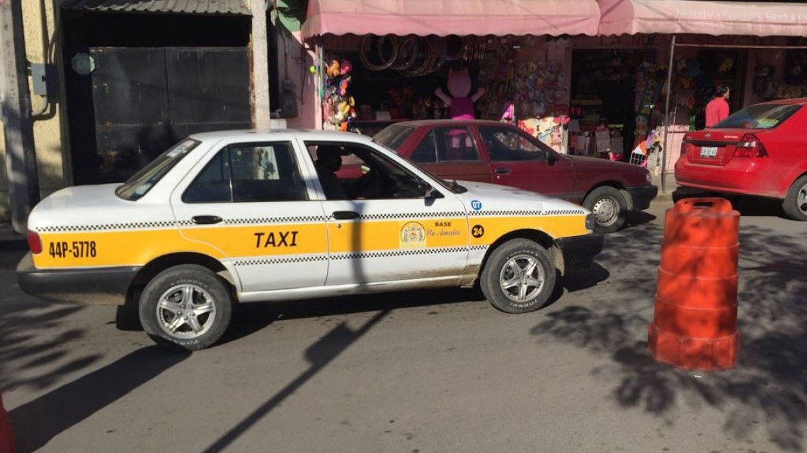 Realizan operativo para ordenar el transporte público 