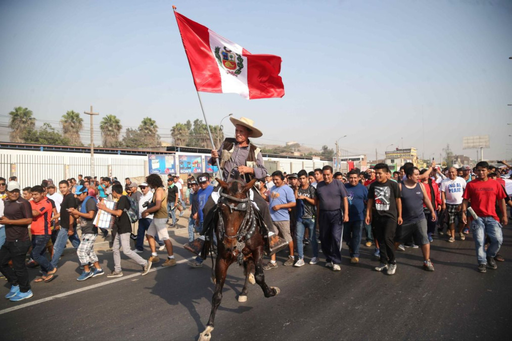 Lima protesta contra aumento en peaje