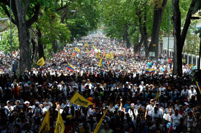 Violencia y represión amenazan a venezolanos: AI