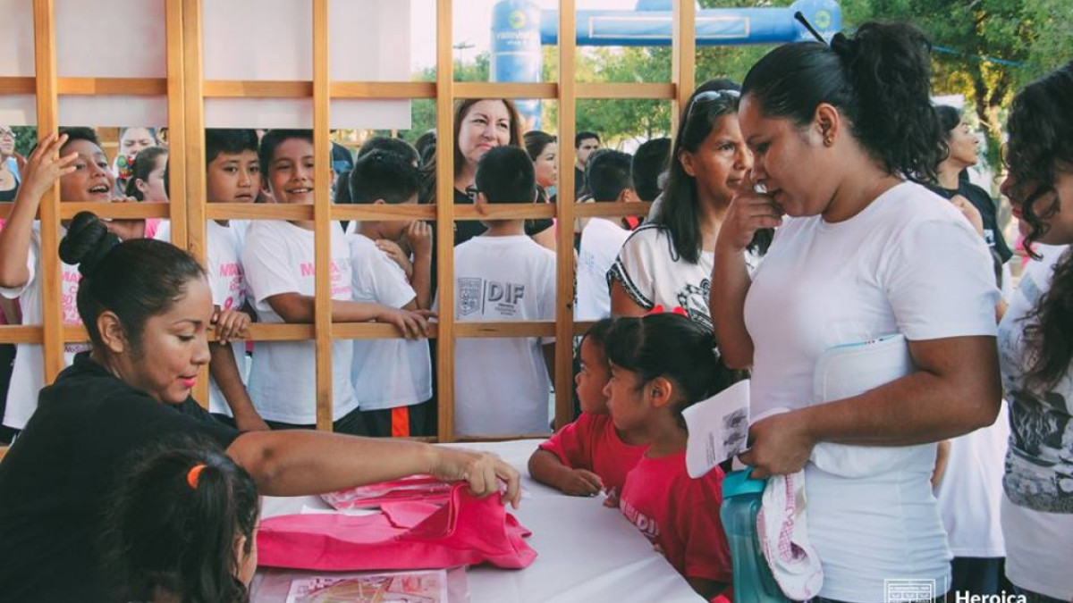 Realizan carrera “Corriendo por mamás sanas”