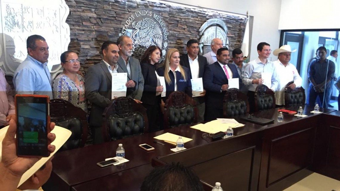 Se entregan nombramientos a 42 funcionarios de primer nivel en el Ayuntamiento de Altamira