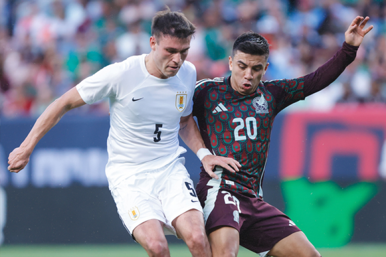 Uruguay golea 4-0 a la Selección Mexicana en partido amistoso
