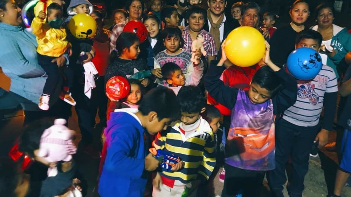 Llevan sonrisas y felicidad en día de Reyes al Chispus y Pedrera