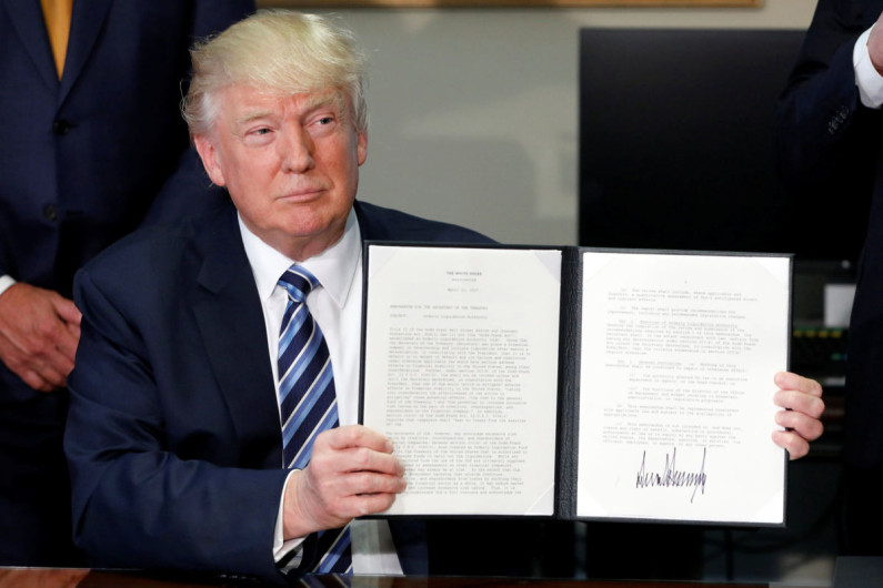 Trump concluirá sus 100 días de presidencia con impopularidad