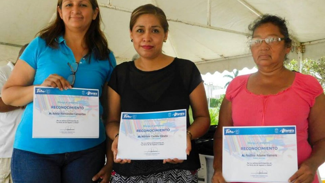 Realizan con éxito "Feria del Regreso a Clases"