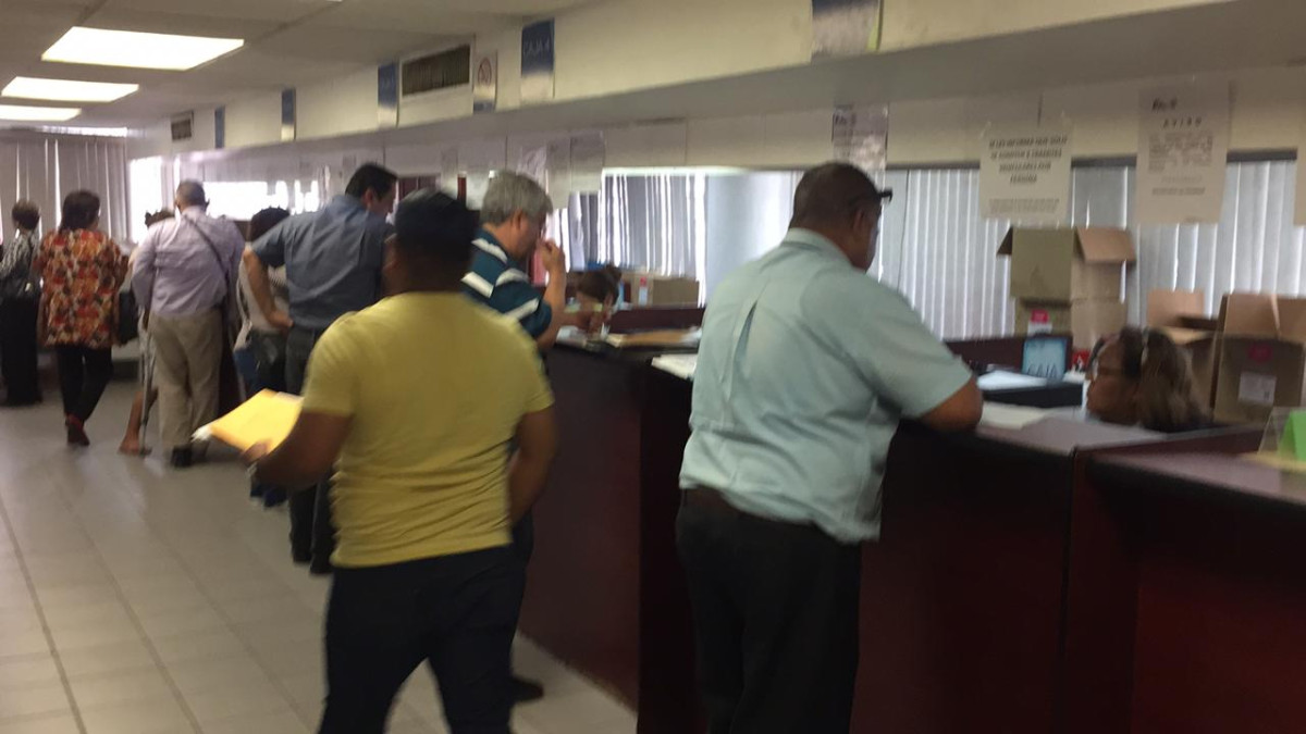 Confusión genera conflicto en acceso a Oficina Fiscal de Tampico