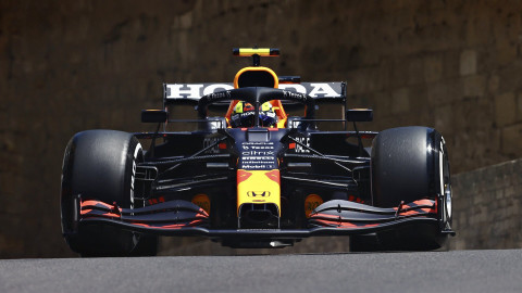 ¡Checo Pérez gana en Baku con Red Bull!