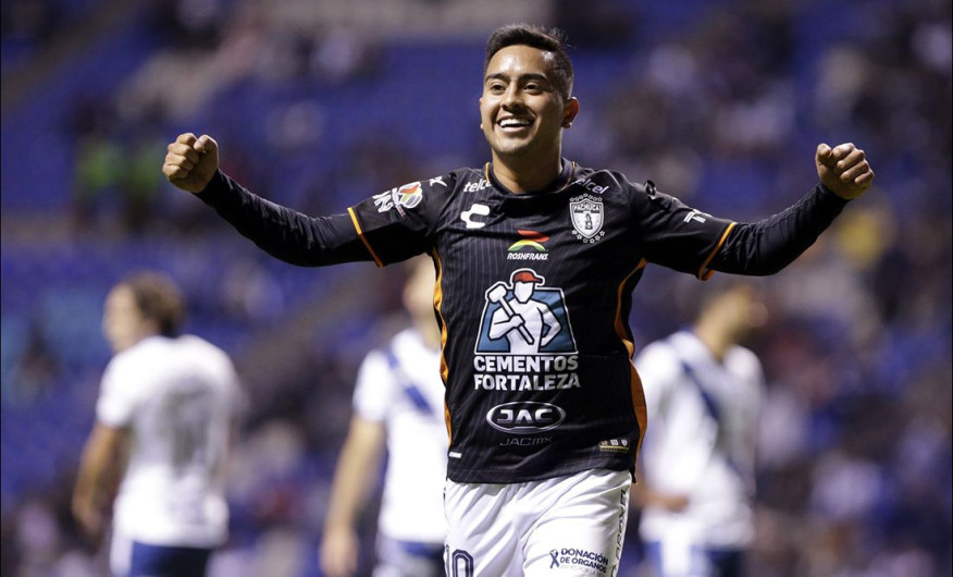 Pachuca golea a Puebla y lidera la tabla general