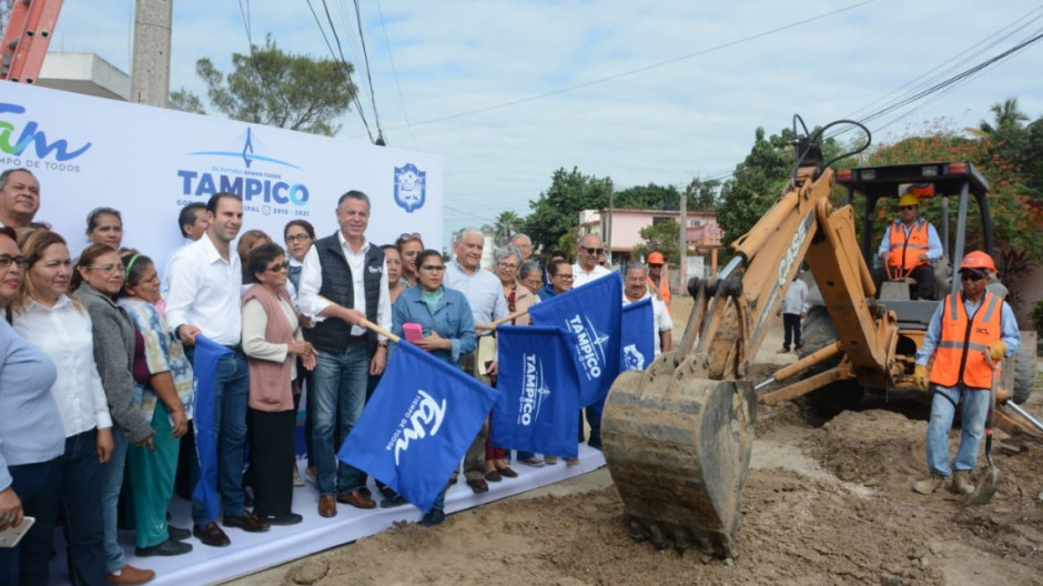 Pone en Marcha Chucho Nader la pavimentación de más de medio kilómetro de calle en la Enrique Cárdenas
