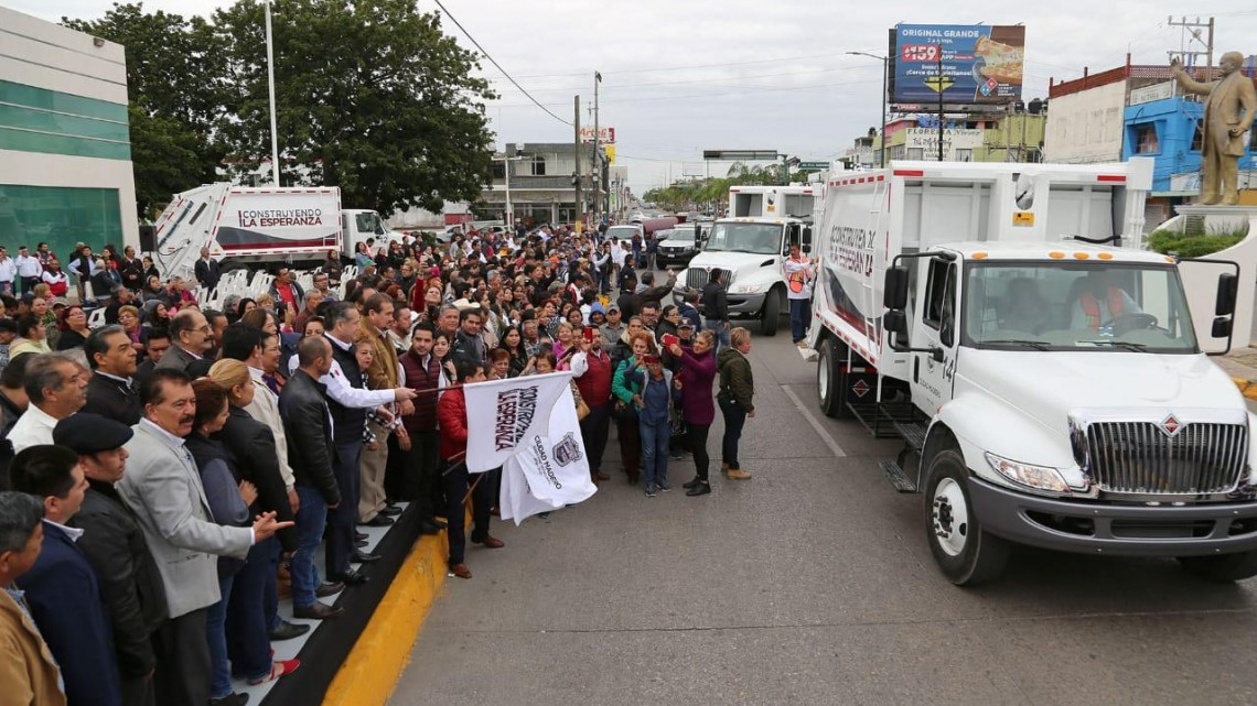 Entrega Adrián Oseguera 7 nuevos camiones de basura a Madero