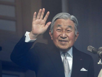 Gobierno de Japón ve factible la abdicación del emperador Akihito