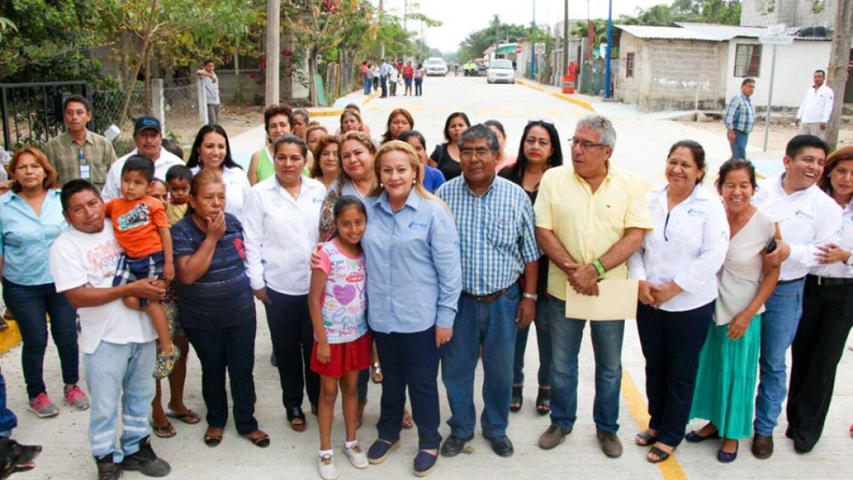 Inaugura alcaldesa pavimentación en la colonia lomas de Altamira