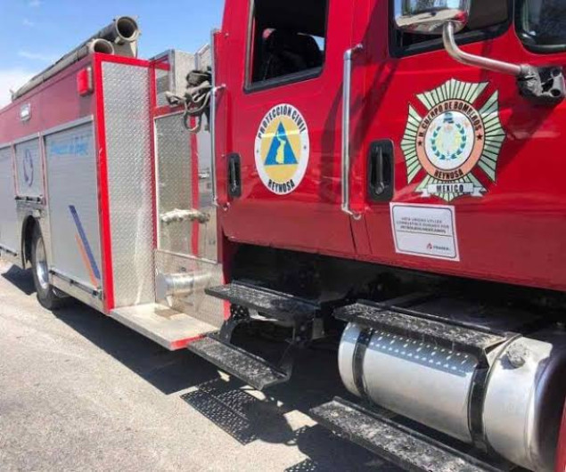 Evitan bomberos explosión de una camioneta en Río Bravo