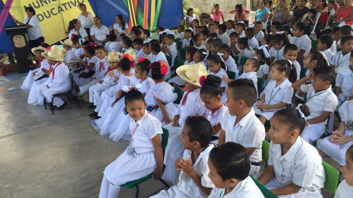 En las escuelas previenen afectaciones por los fuertes calores