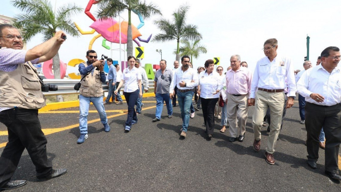 Inaugura gobierno de la ciudad reconfiguración del Distribuidor Vial del Aeropuerto 