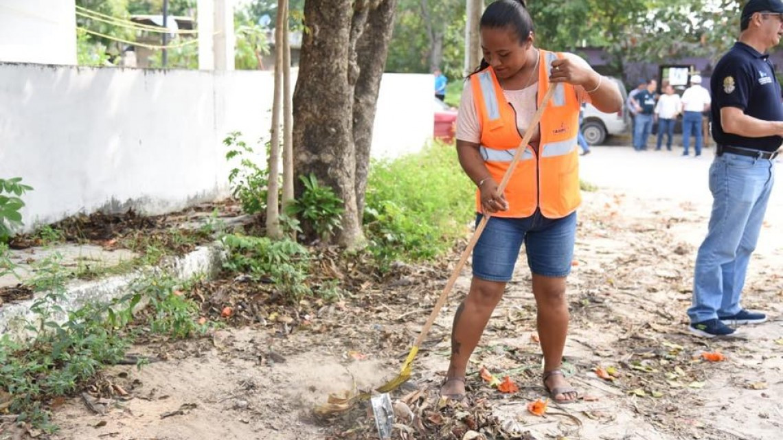 Realizan jornada de limpieza en colonia Arenal