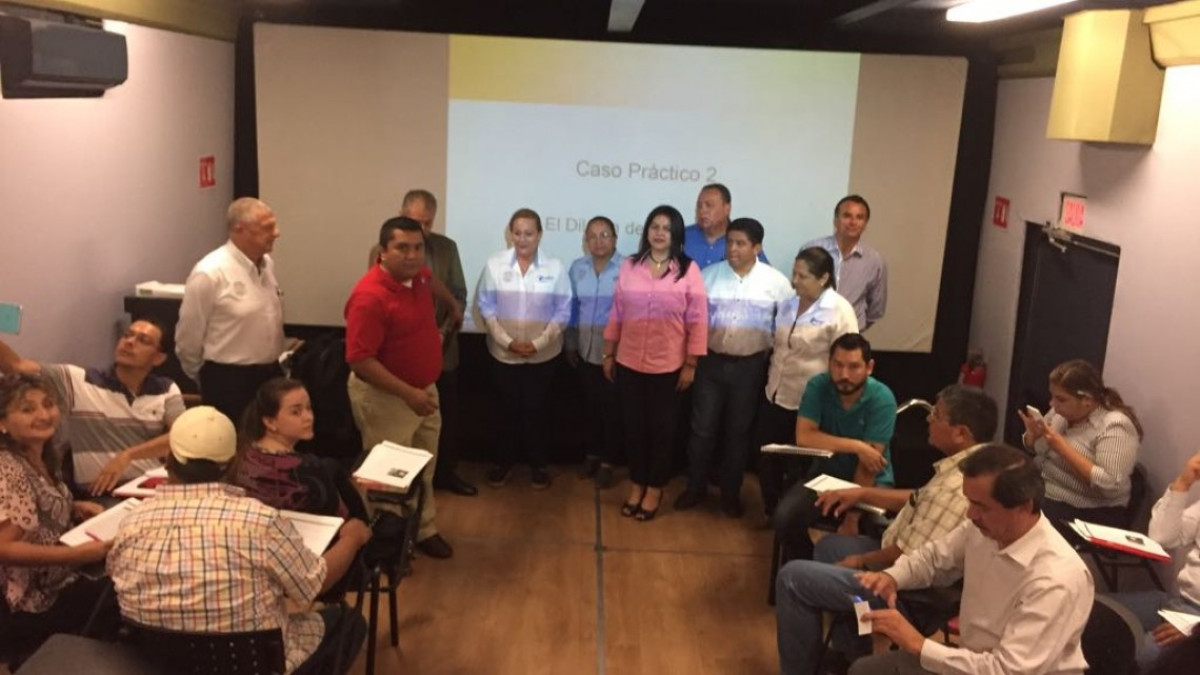 Firma municipio convenio Nacional Financiera