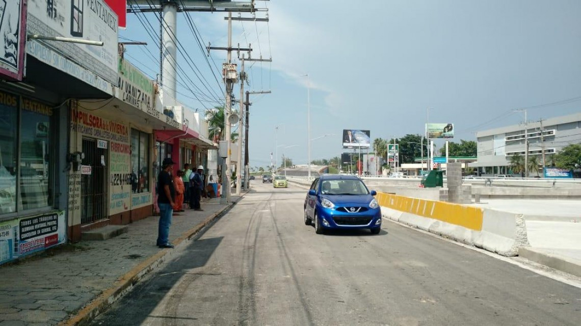 Abren carriles laterales del paso vehicular inferior San Pedro