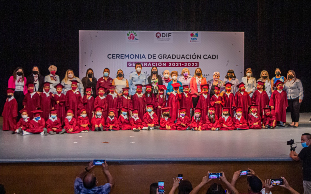 Egresa primera generación de los CADI