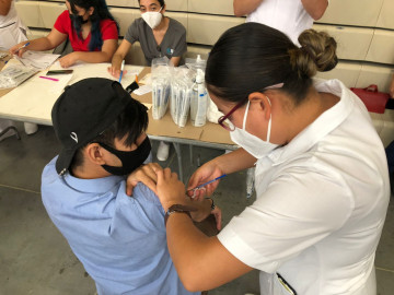 Jornada de vacunación se extenderá hasta las 20 horas: Jr. Gómez Leal