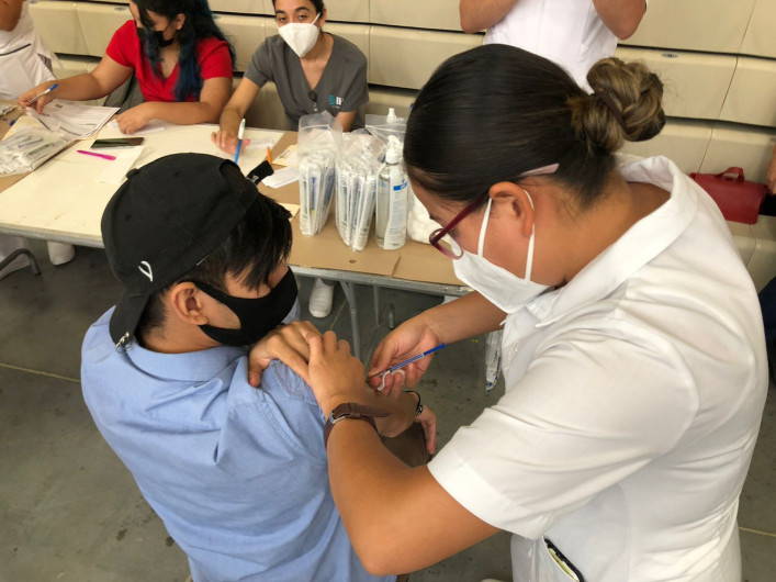 Jornada de vacunación se extenderá hasta las 20 horas: Jr. Gómez Leal