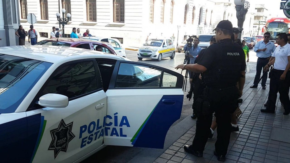 Detienen a dos sujetos por pelearse el amor de una mujer 