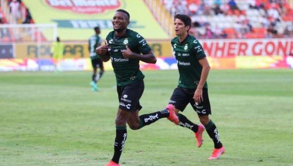 Santos golea 3-0 al Necaxa 