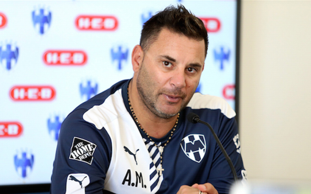 Mohamed muestra interés en el mexicano Miguel Layún 